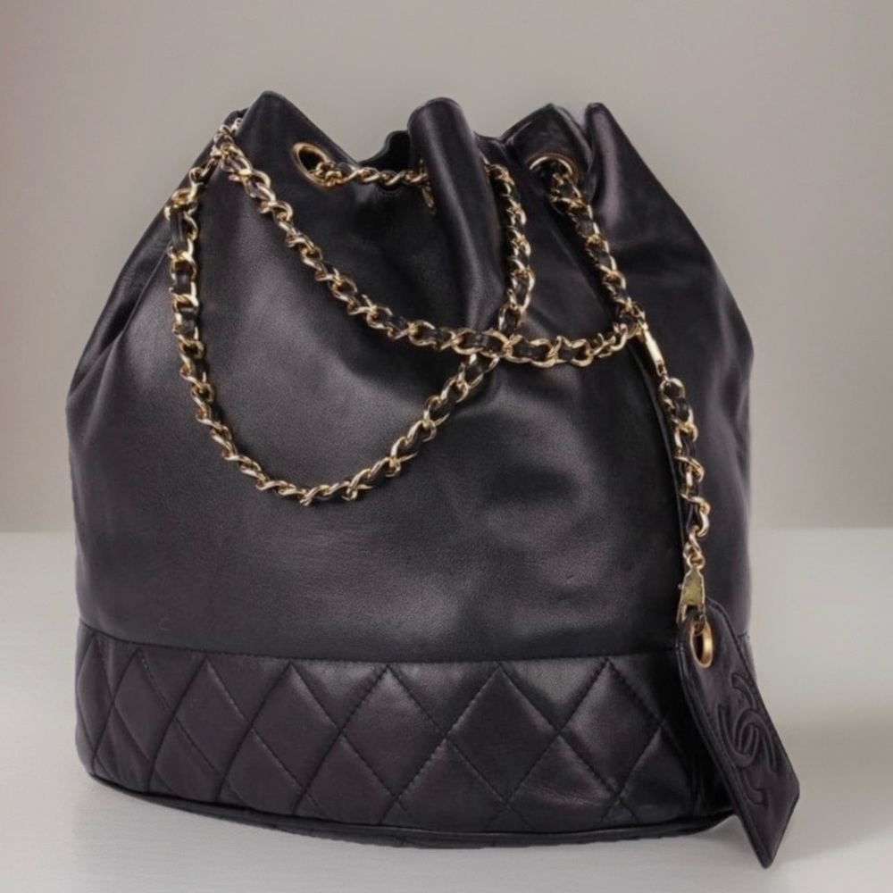 Chanel 1980’s Large Gabrielle Matelasse Aged Leather Hobo Drawstring Bucket Bag - Picture 2 of 14